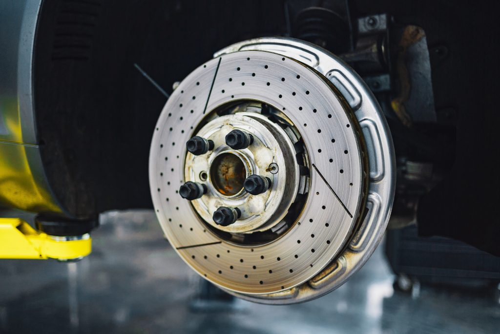 onsite check and inspect the brake of the second hand car